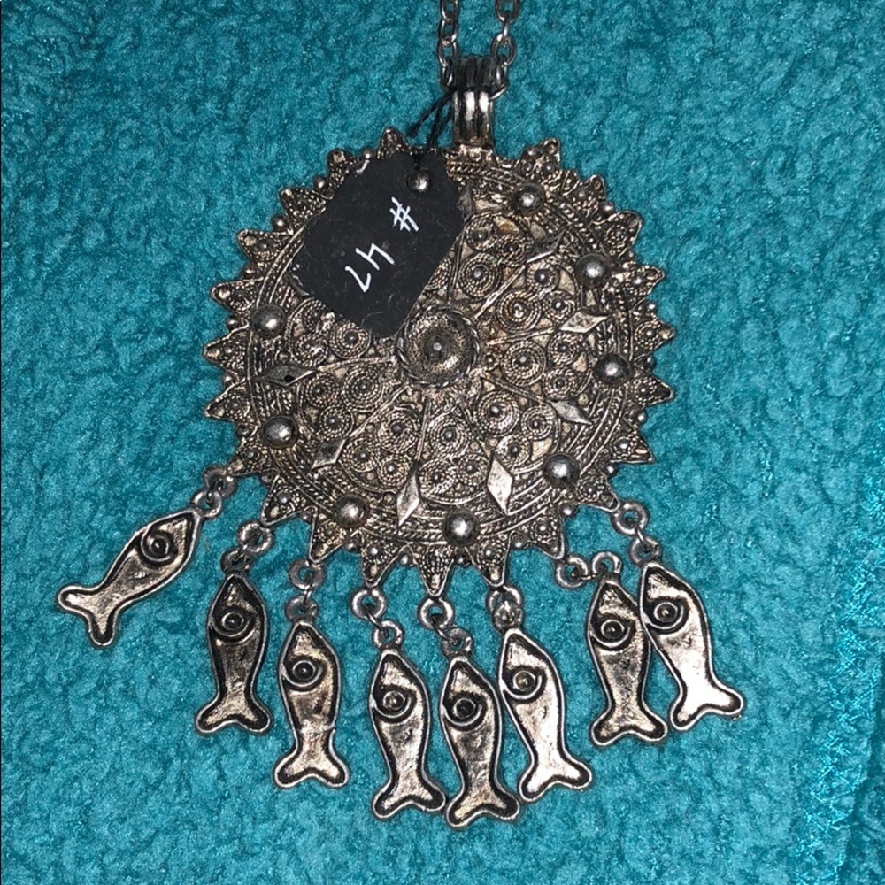 new with tags necklace
